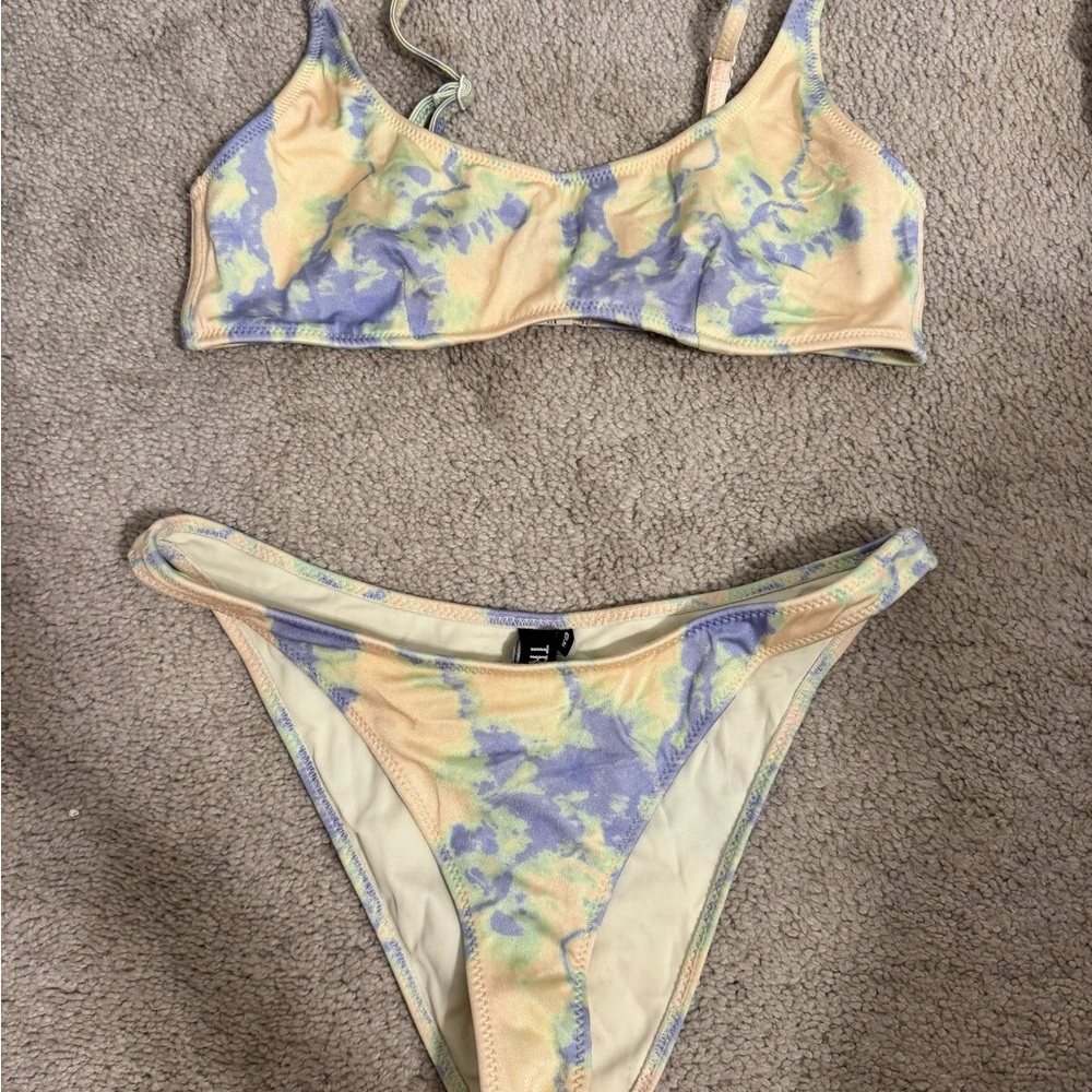 Triangl Bikini Set